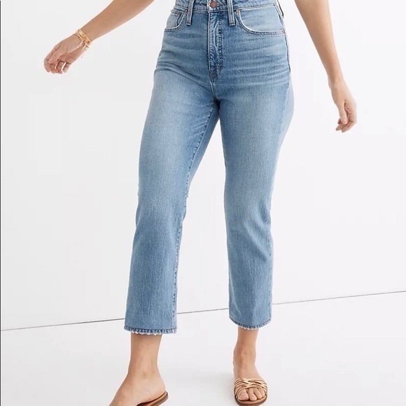Madewell Denim - Madewell Petite Curvy Classic Straight Jeans in Meadowland Wash